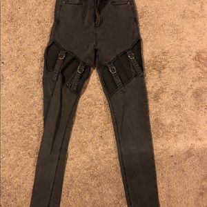 Fashion Nova, Cut out Jeans